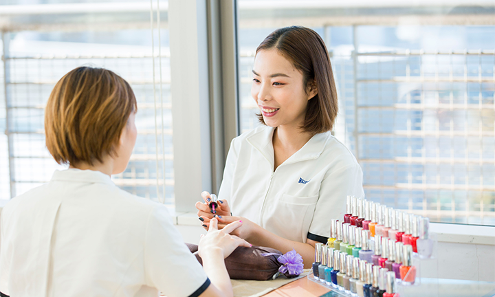 東京の美容専門学校ハリウッドのネイル